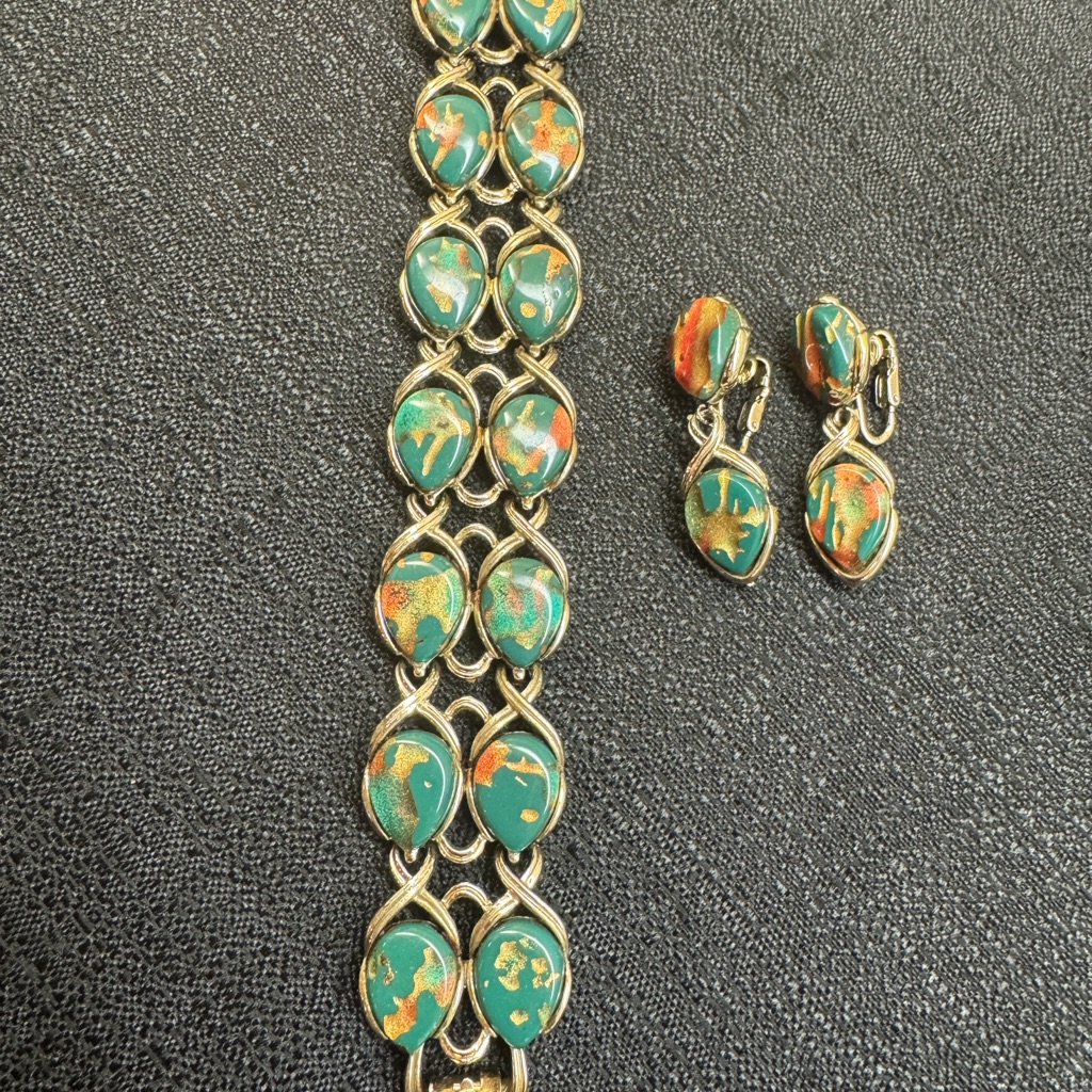 Coro Gold And Green Bracelet Set 84$